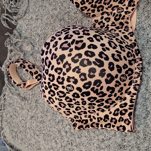 Adrienne Vittadini Studio Bra - Picture 2 of 8